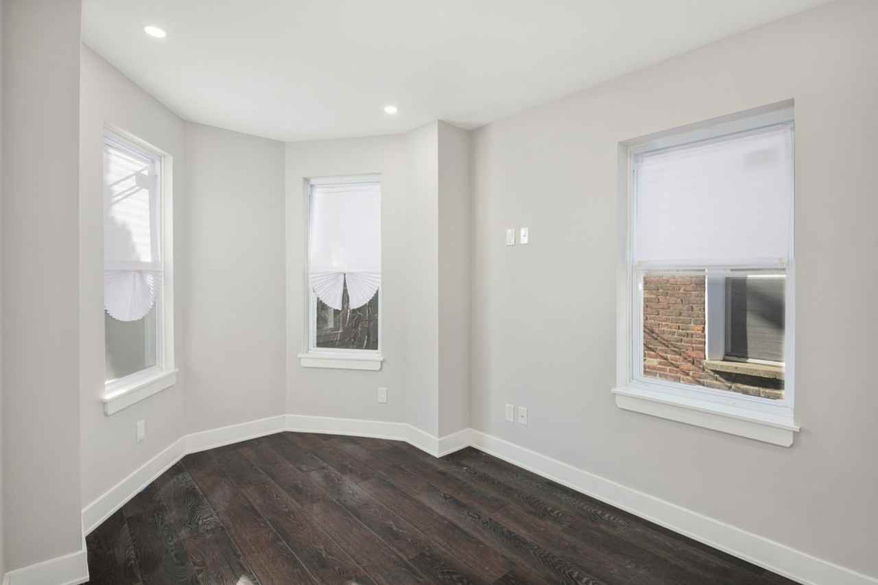 2522 Nicholas St - Photo 7 of 20