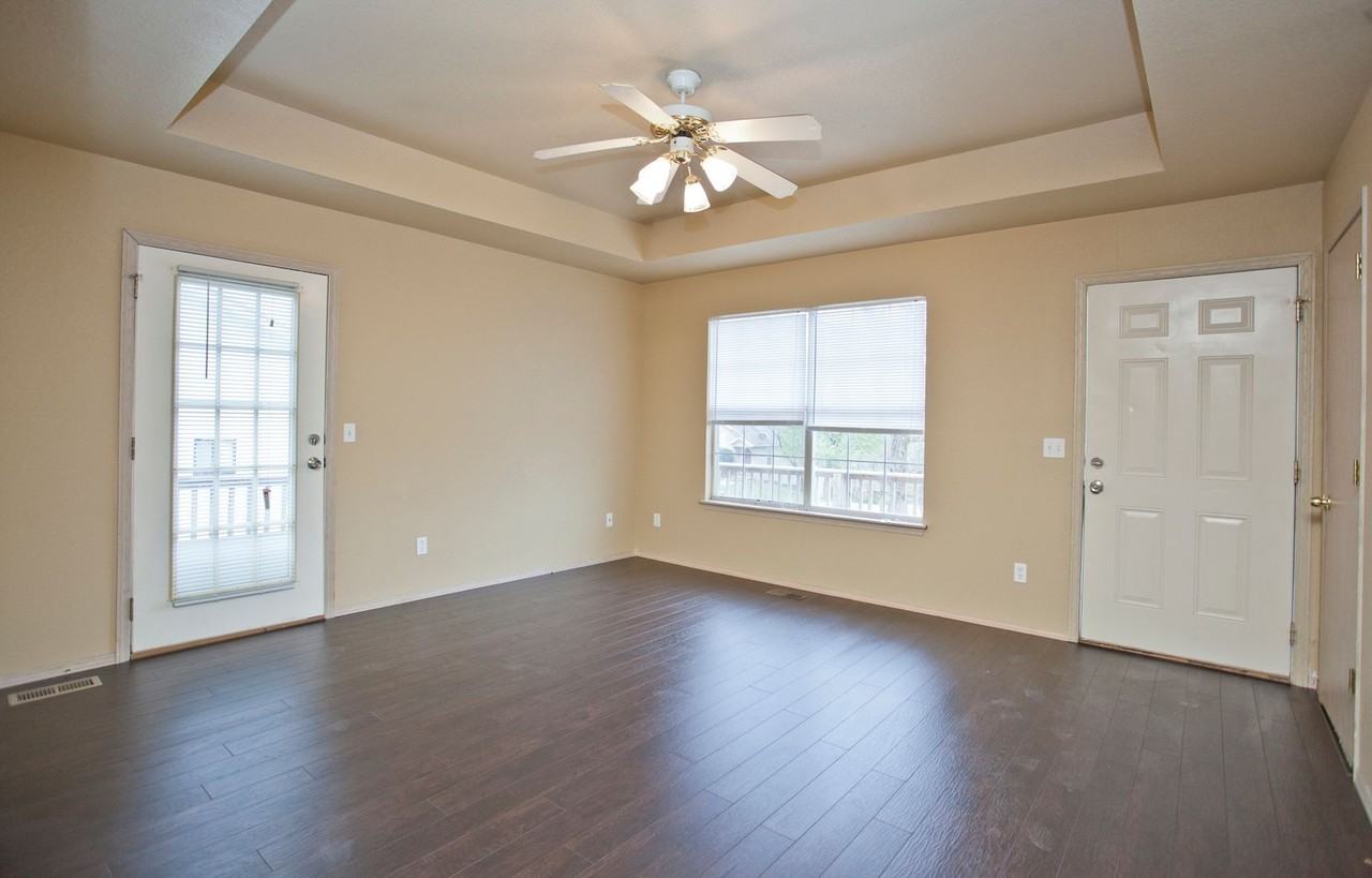 2484 N Brophy Cir - Photo 2 of 18