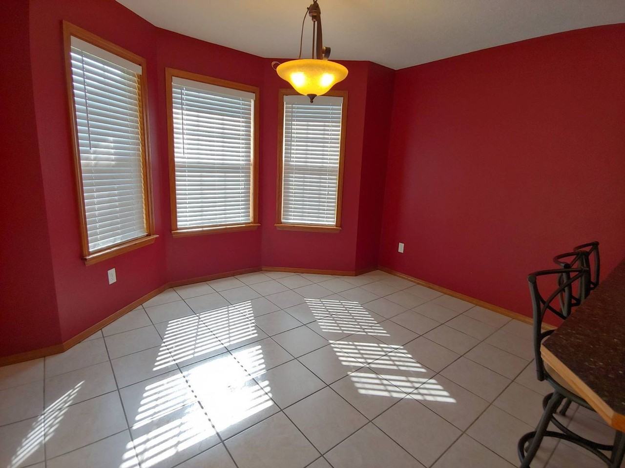 2112 Ford St - Photo 5 of 13