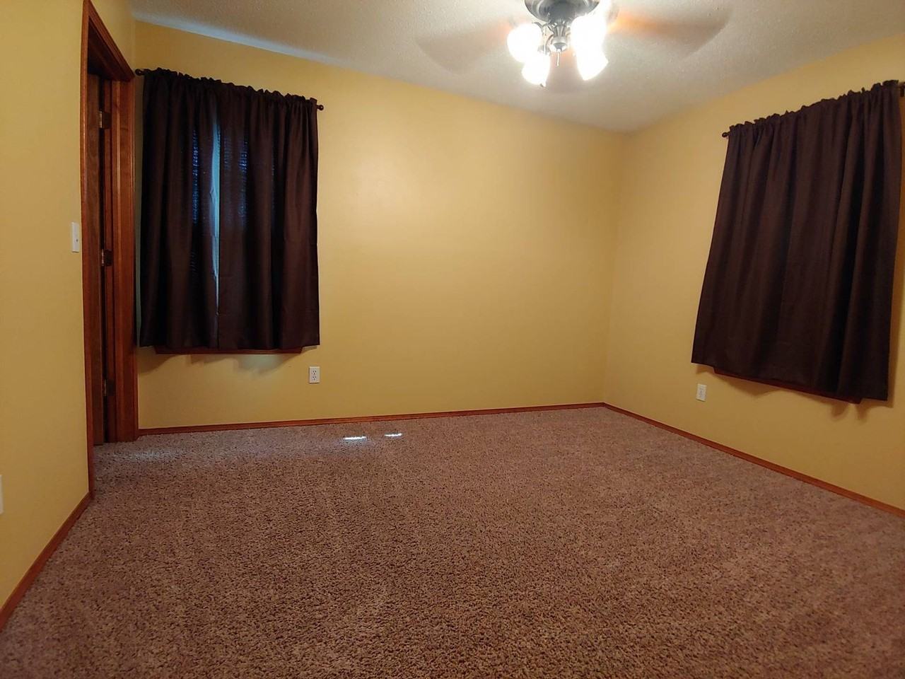 2112 Ford St - Photo 6 of 13
