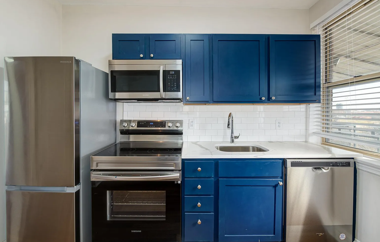 Oakview Apartments - Photo 2 of 10