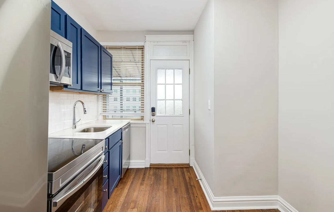 Oakview Apartments - Photo 3 of 10