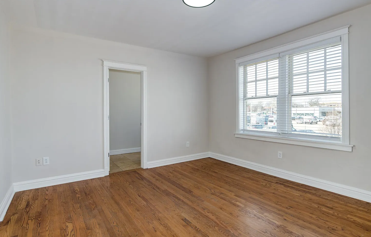 Oakview Apartments - Photo 6 of 10