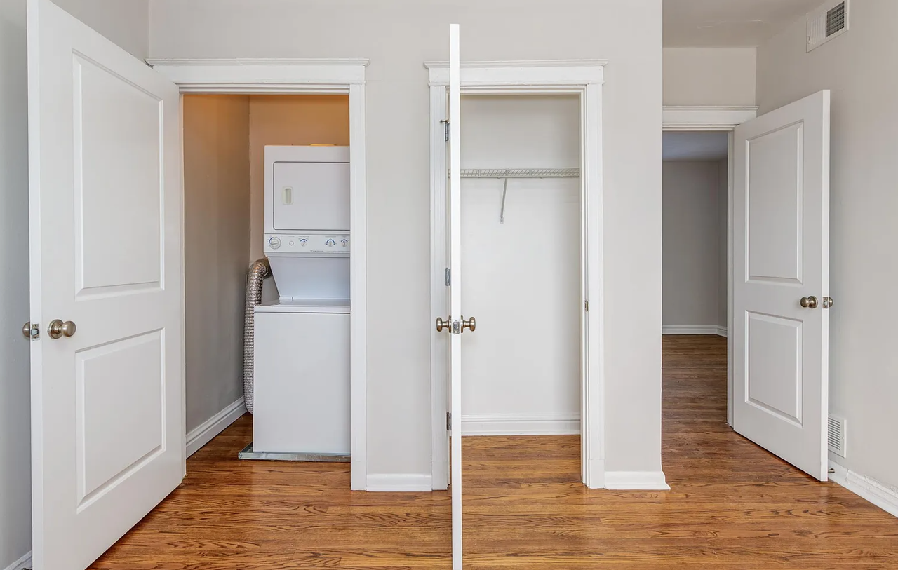 Oakview Apartments - Photo 7 of 10