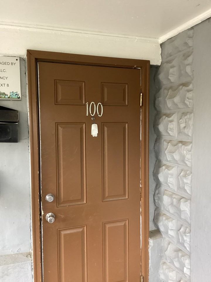 229 E 5th St #100 - Photo 7 of 18