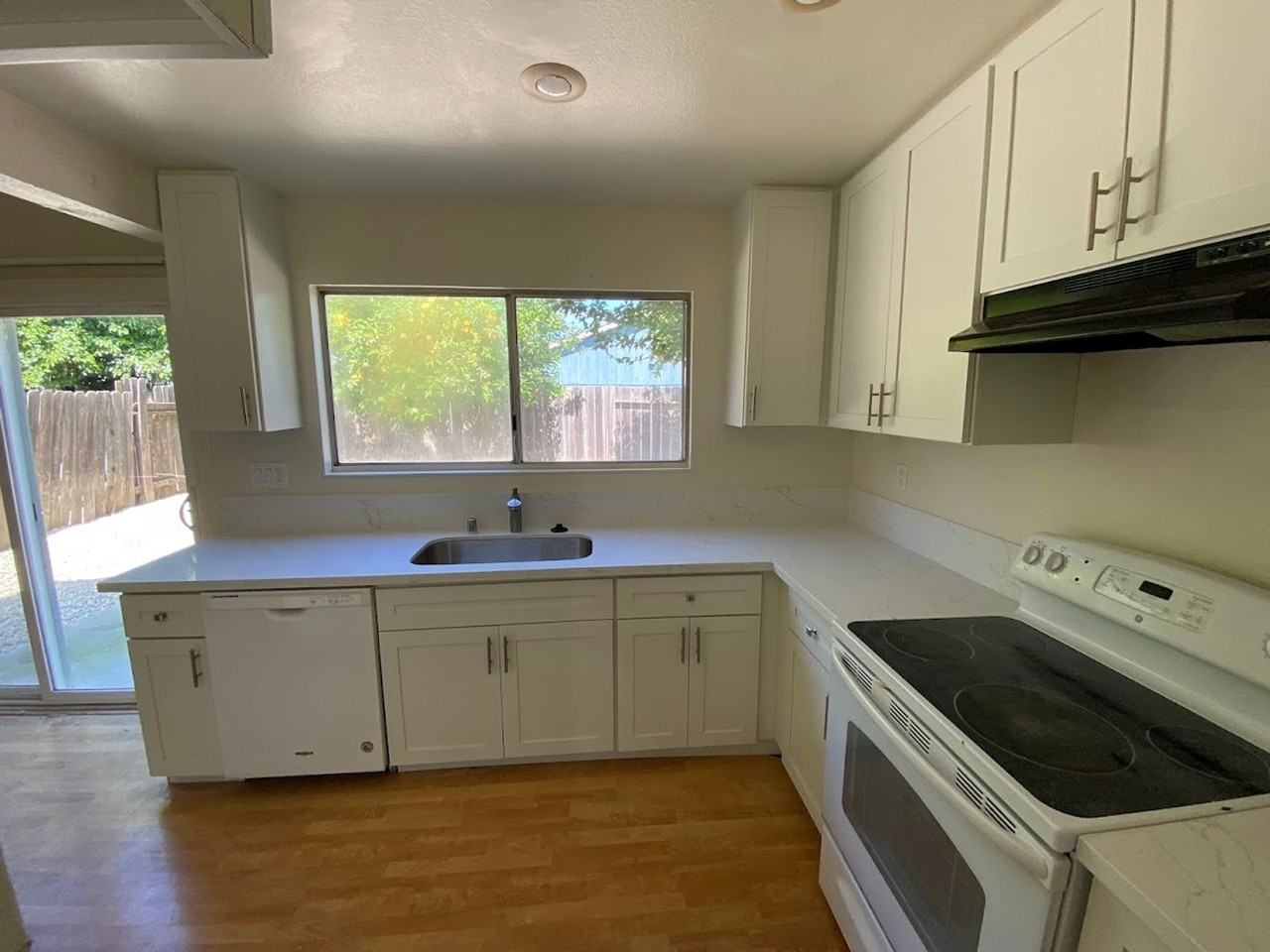 9517 Hollingsworth Way - Photo 3 of 18