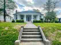 828 Jefferson St - Photo 1 of 1