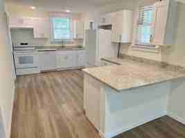 featured image of 122 E Hibiscus Dr