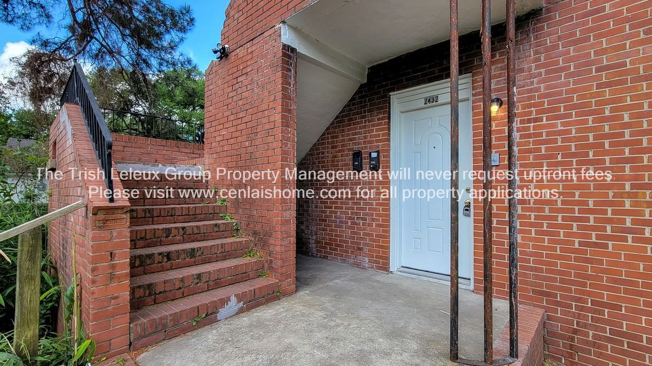 2432 Elliott St - Photo 3 of 10