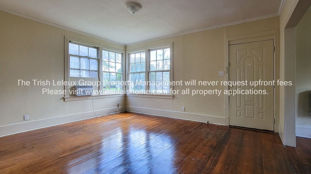 2432 Elliott St - Photo 4 of 10