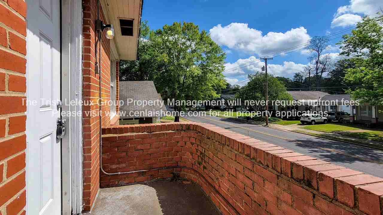 2434 Elliott St - Photo 4 of 15