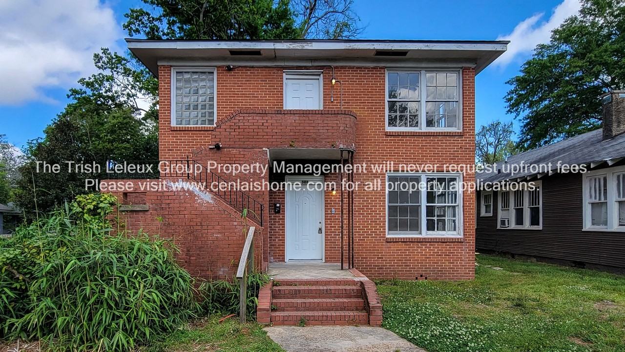 2434 Elliott St - Photo 6 of 15