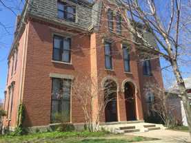 220 S 6th St (Maison de Ville) - Photo 1 of 1