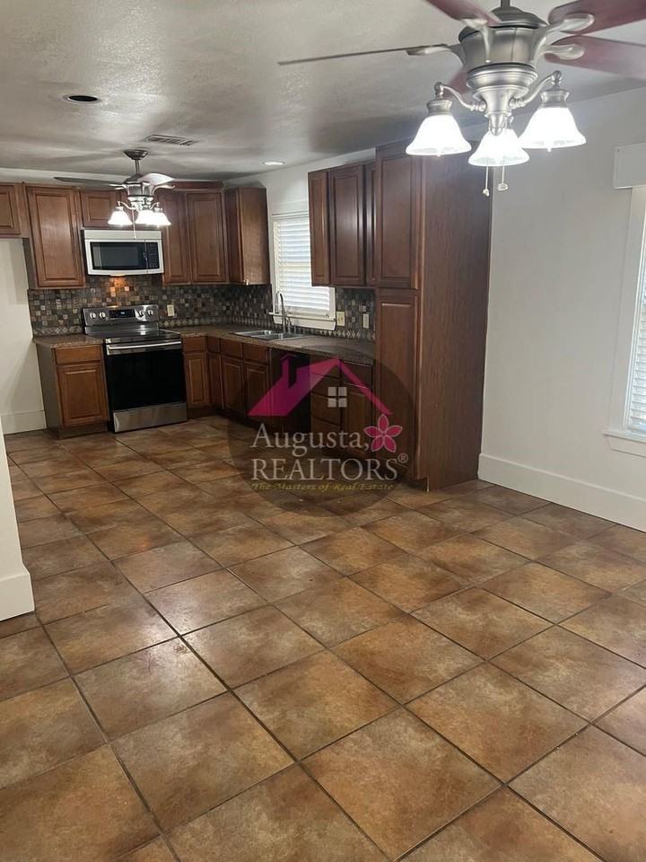 KC-1209 Bawcom - Photo 6 of 21