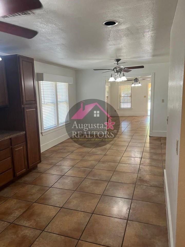 KC-1209 Bawcom - Photo 7 of 21