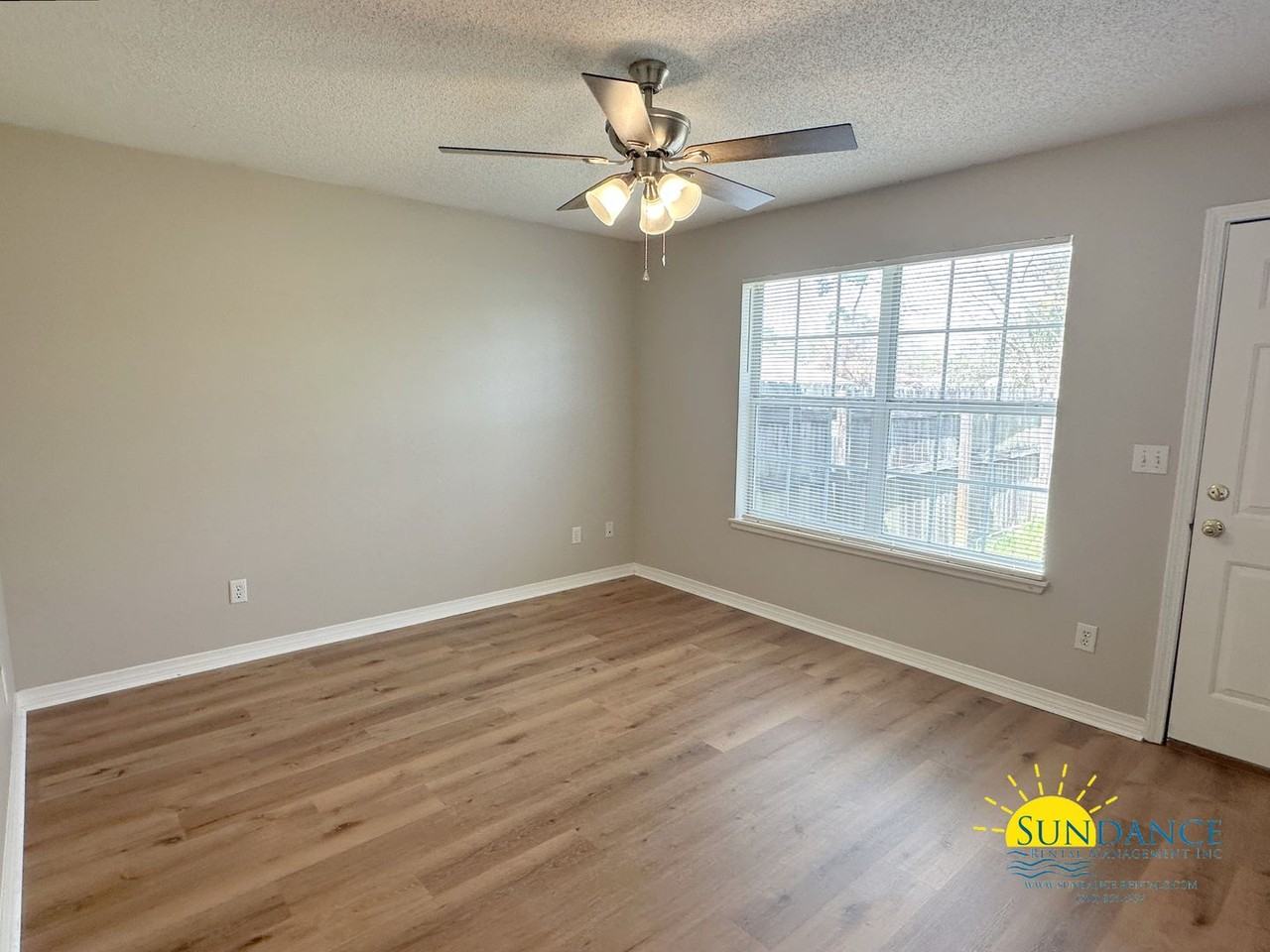 8134 Tavira St - Photo 4 of 7