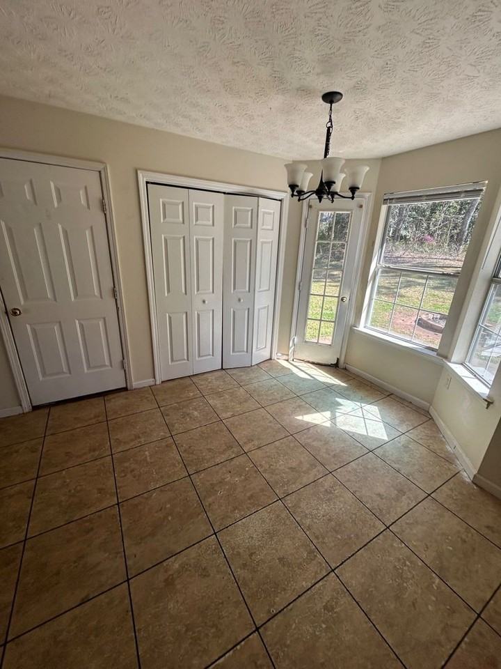 9 Evan Ct - Photo 4 of 14