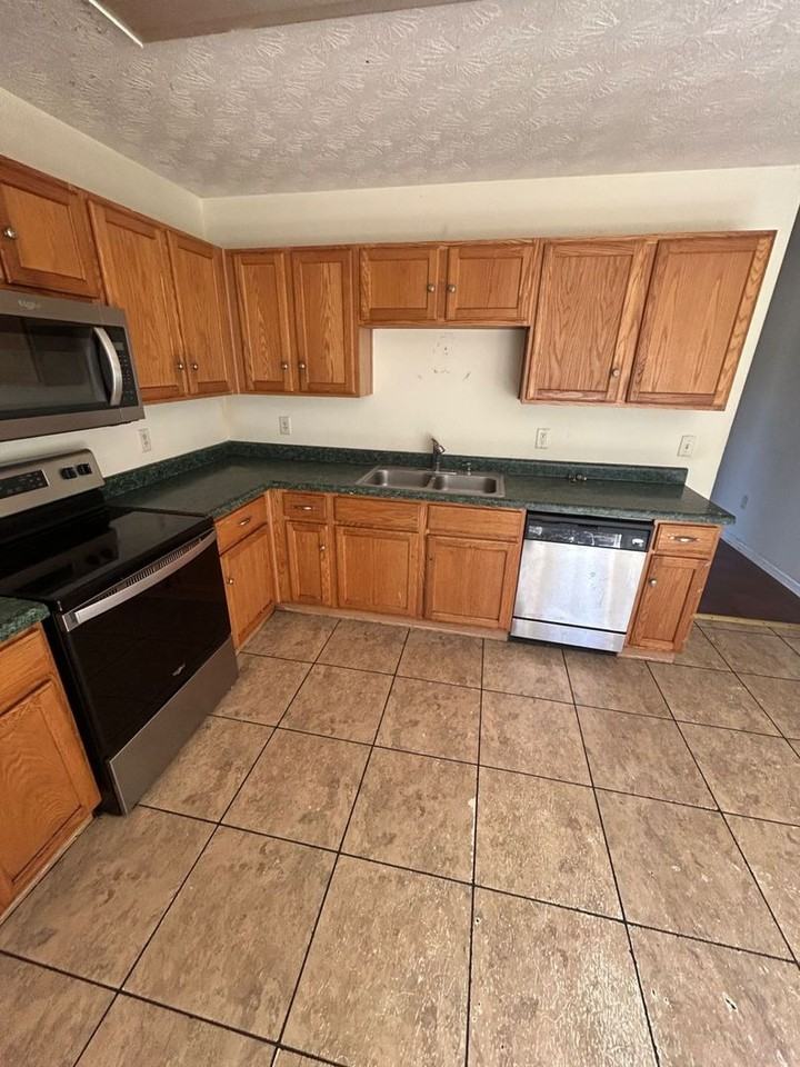 9 Evan Ct - Photo 5 of 14