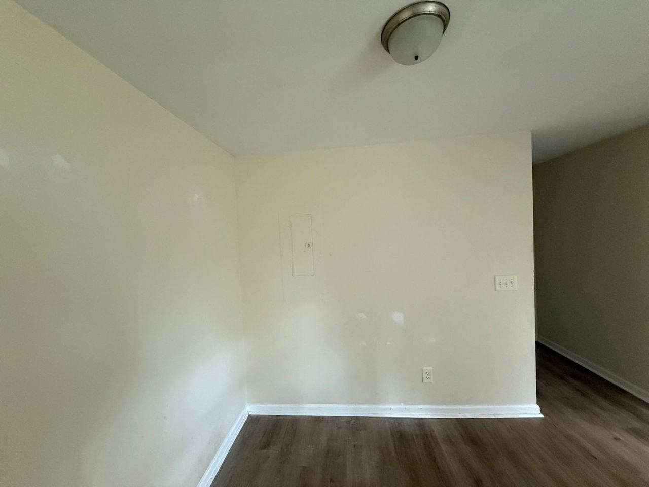 8 Burdette Pl - Photo 4 of 9