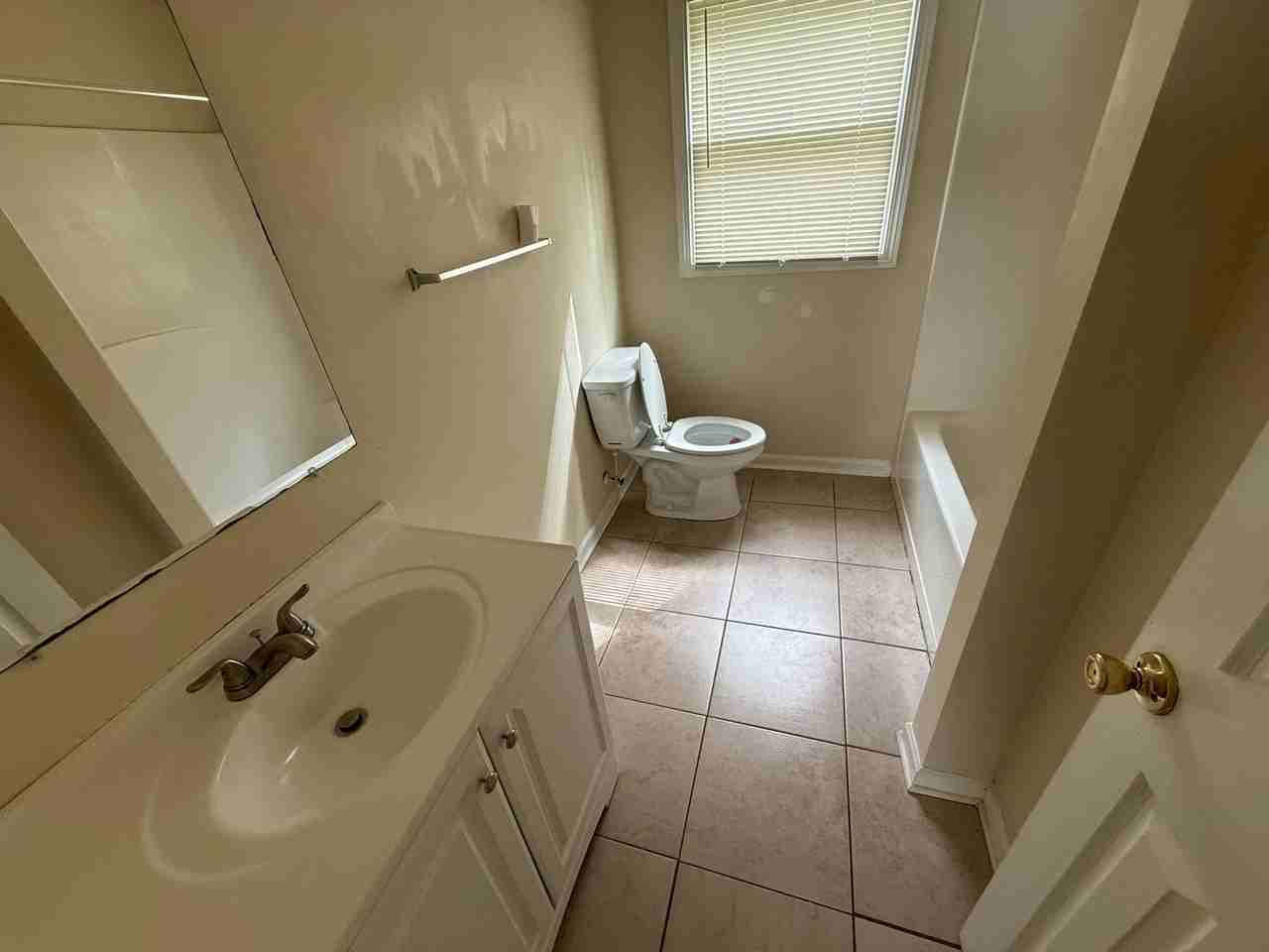 8 Burdette Pl - Photo 7 of 9