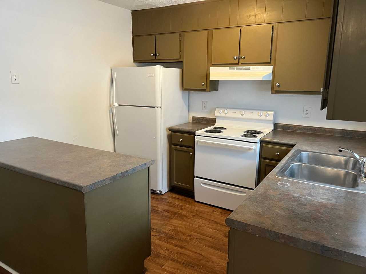 172 Cherokee Cir - Photo 6 of 14