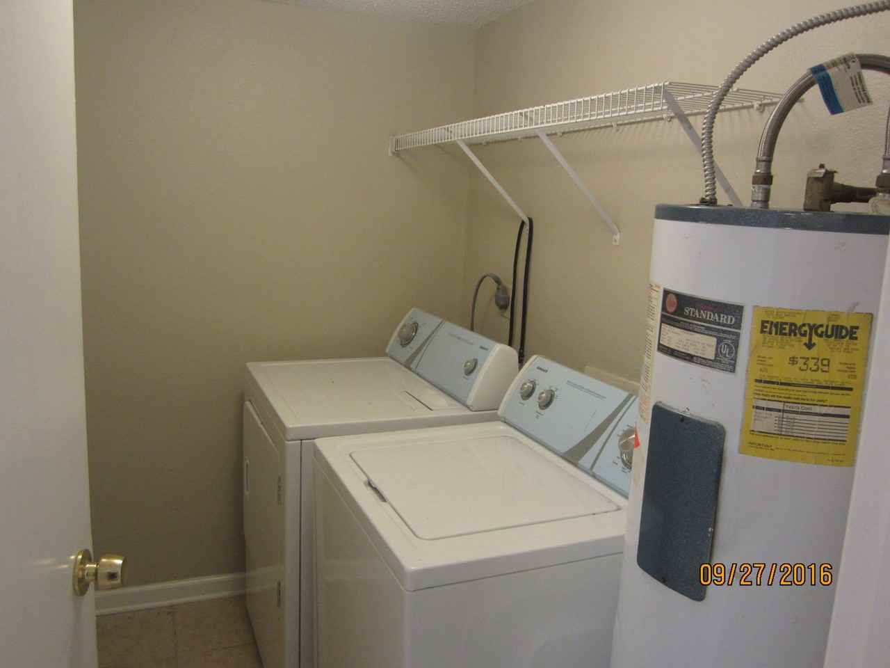 631 Cedarwood Dr - Photo 7 of 9