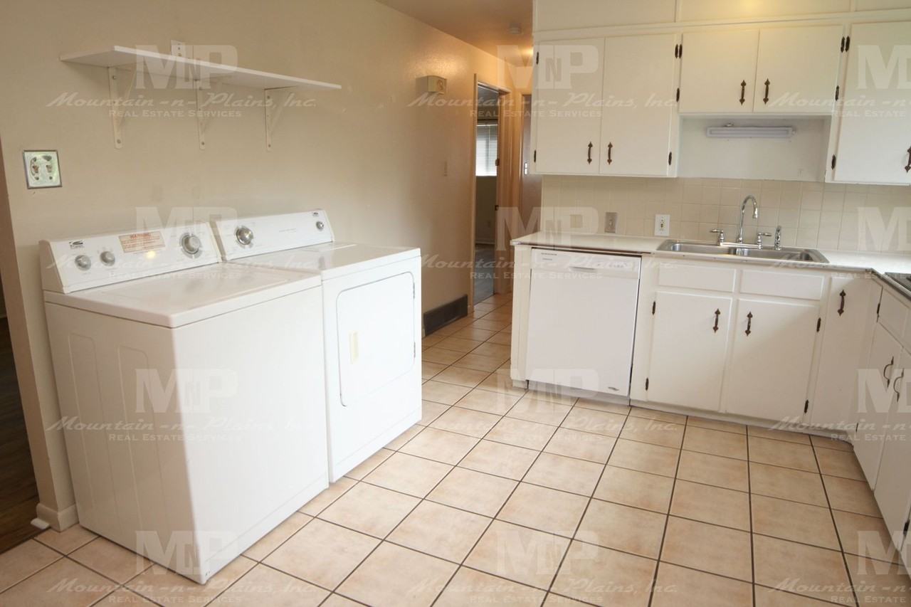 323 W Mulberry St - Photo 5 of 12