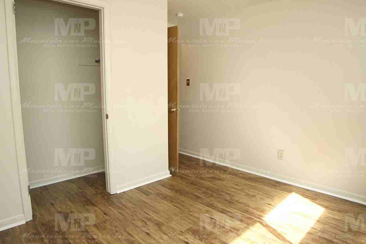 323 W Mulberry St - Photo 7 of 12