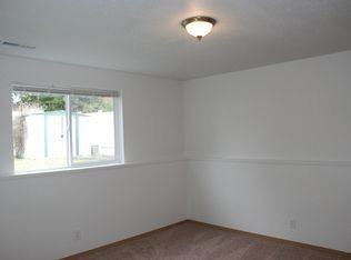 649 W Bushwood Ave - Photo 4 of 12