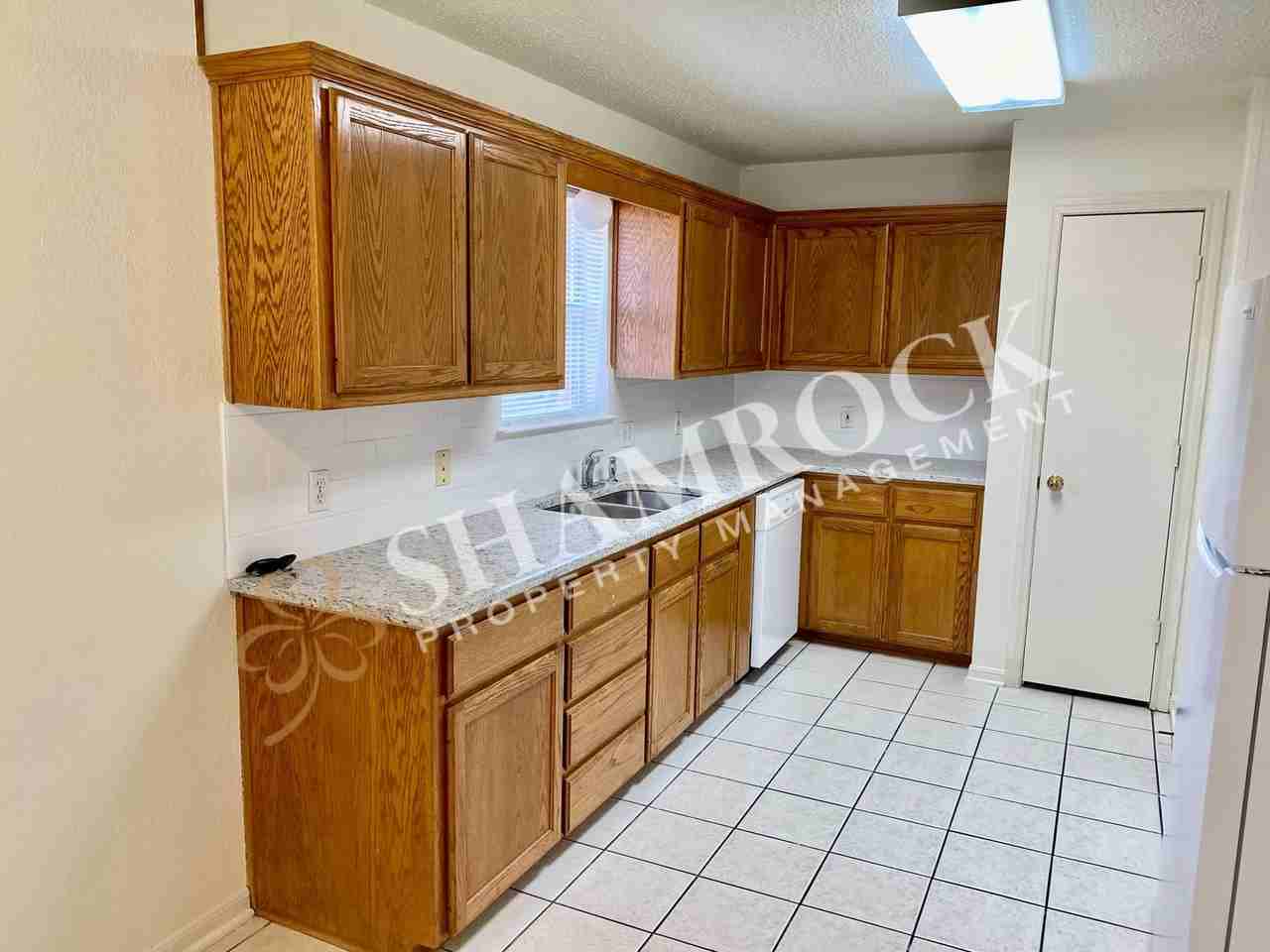 10109 Cordoba Ct Unit B - Photo 5 of 6