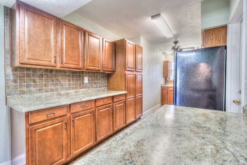 112 Jamestown Dr - Photo 7 of 21