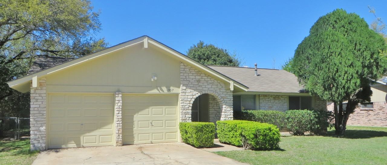 307 Golden Oaks Dr - Photo 2 of 20