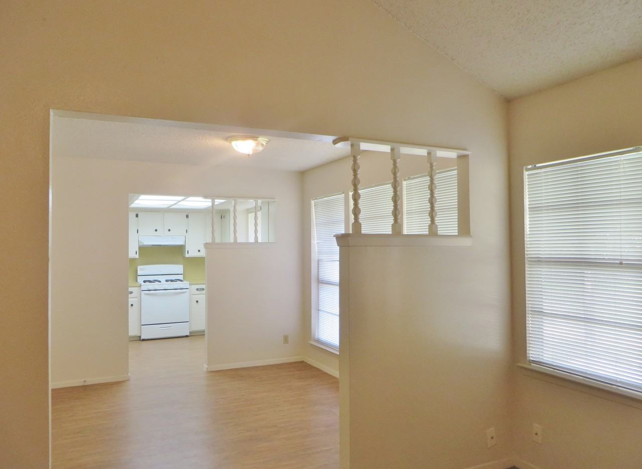 307 Golden Oaks Dr - Photo 6 of 20