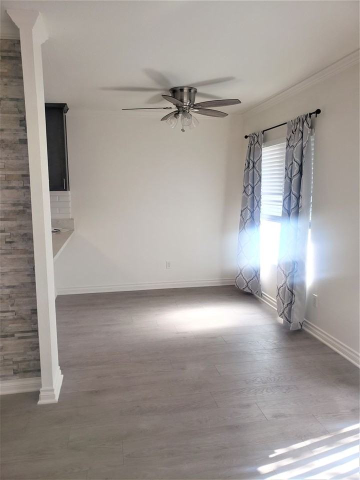 589 N Johnson Ave #210 - Photo 3 of 21