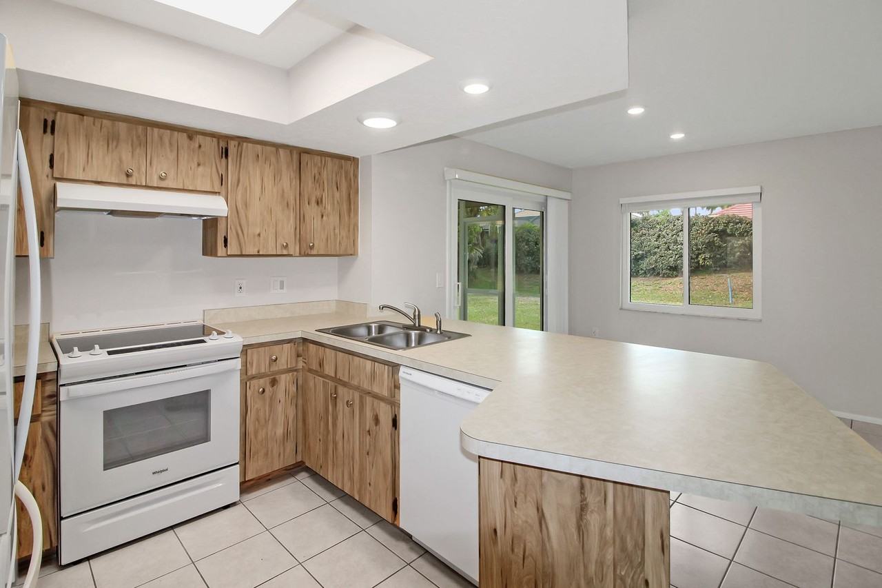 145 Hourglass Dr - Photo 5 of 16