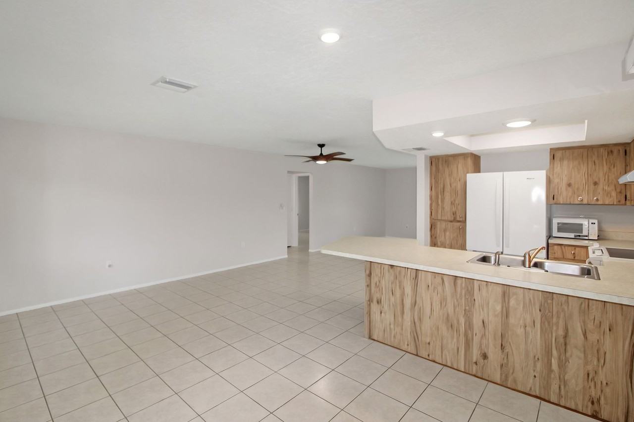 145 Hourglass Dr - Photo 6 of 16