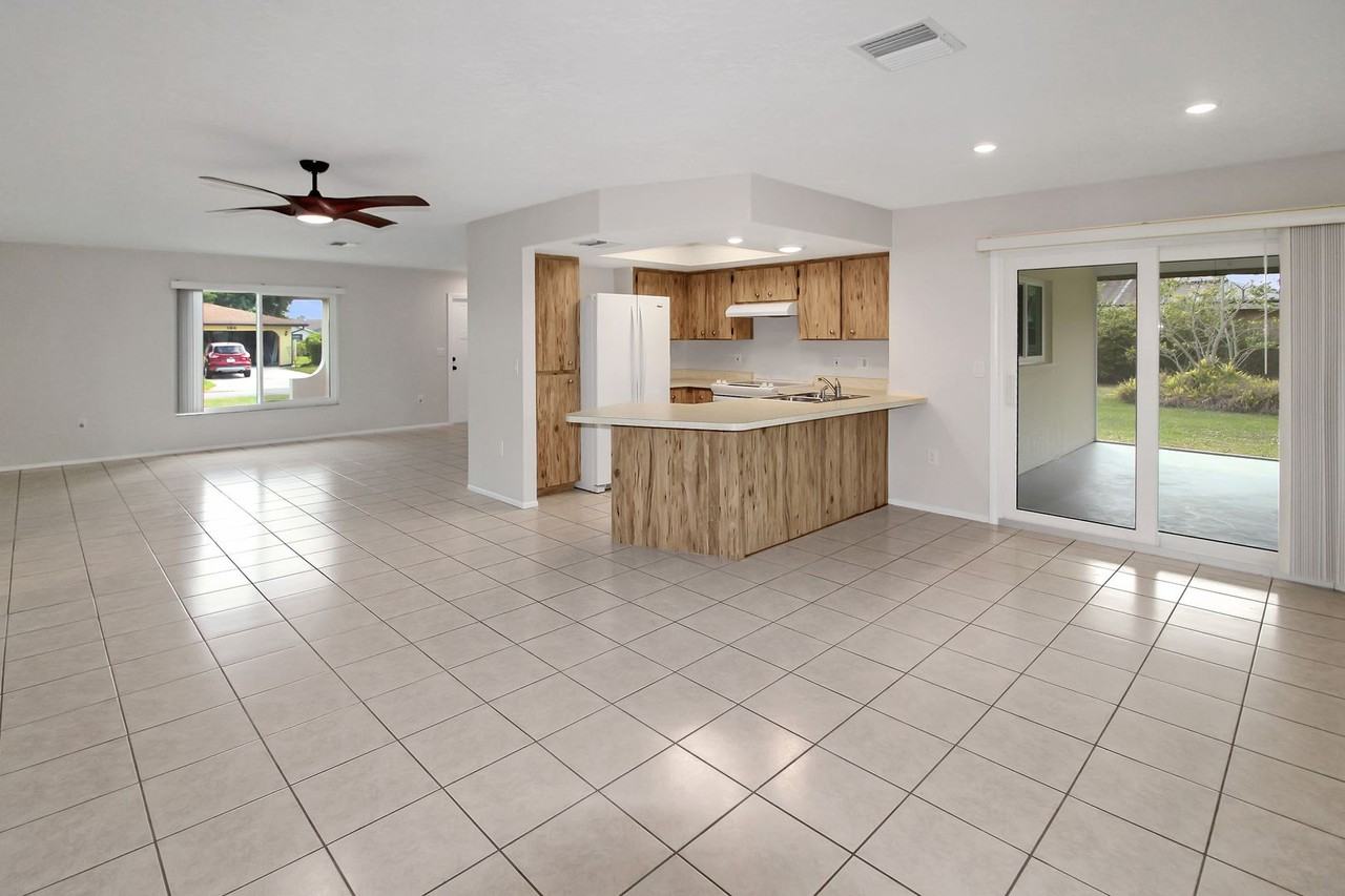 145 Hourglass Dr - Photo 7 of 16