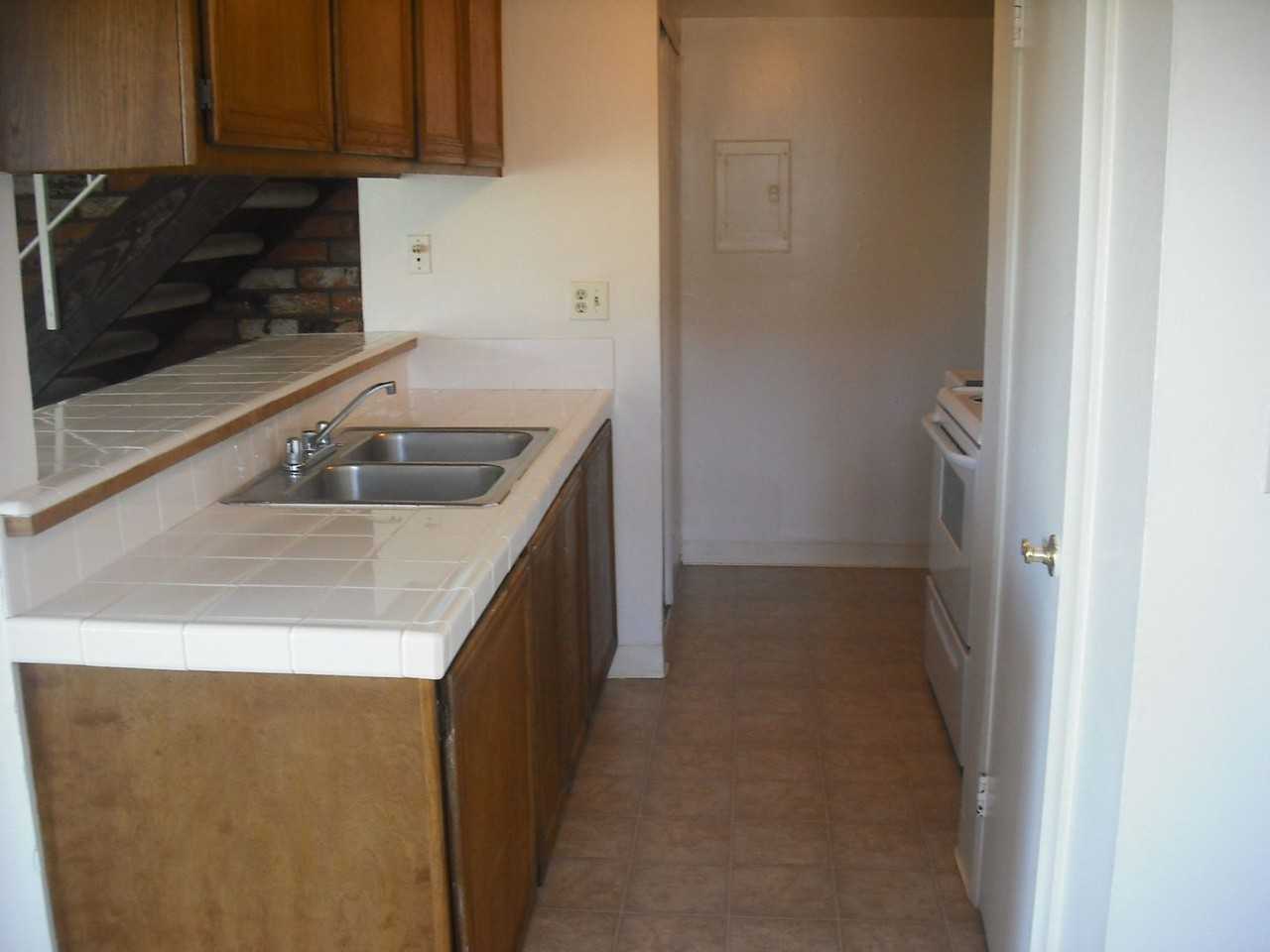 2600 Victoria Ave - Photo 3 of 11