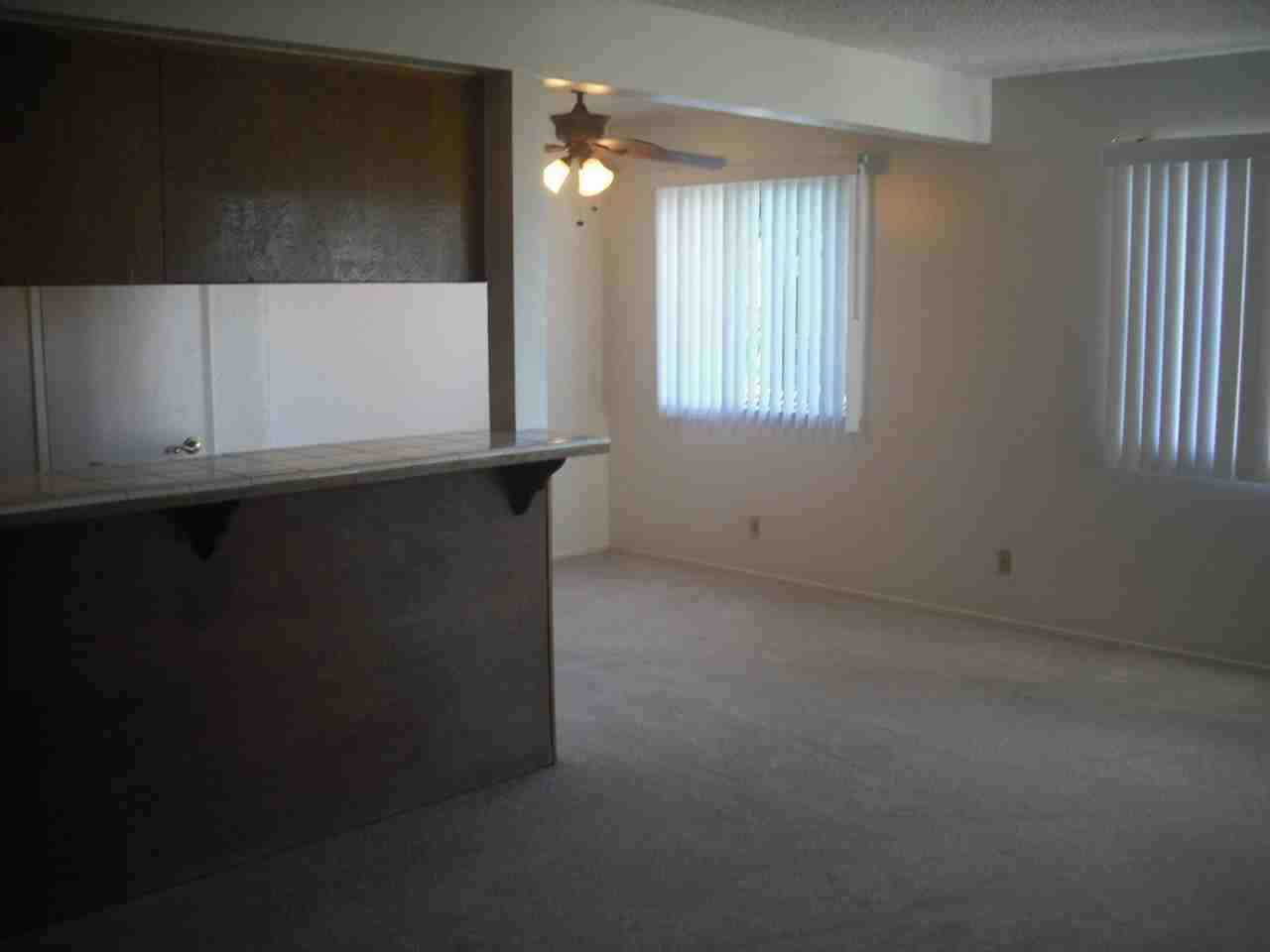 2600 Victoria Ave - Photo 4 of 11