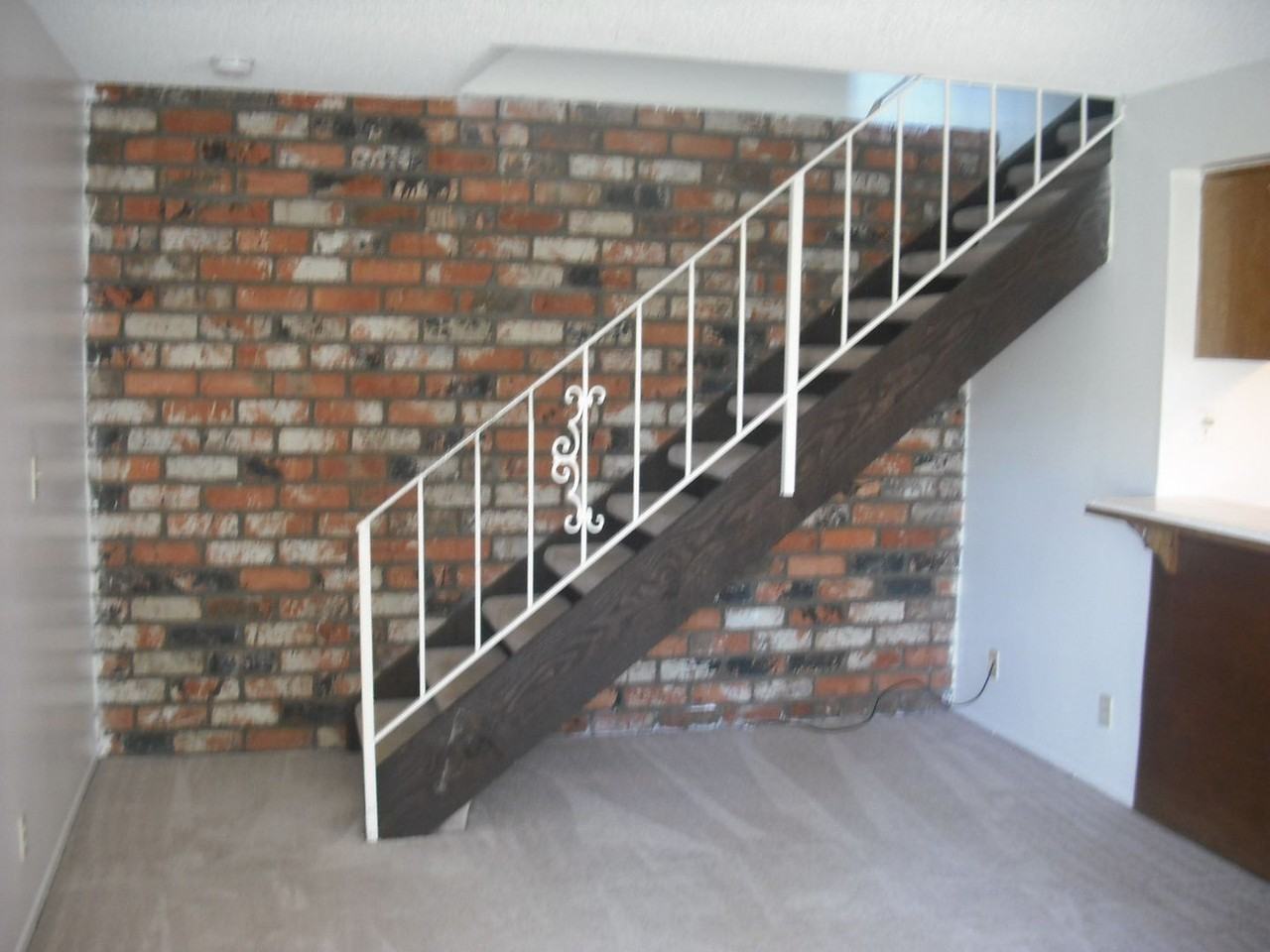 2600 Victoria Ave - Photo 5 of 11