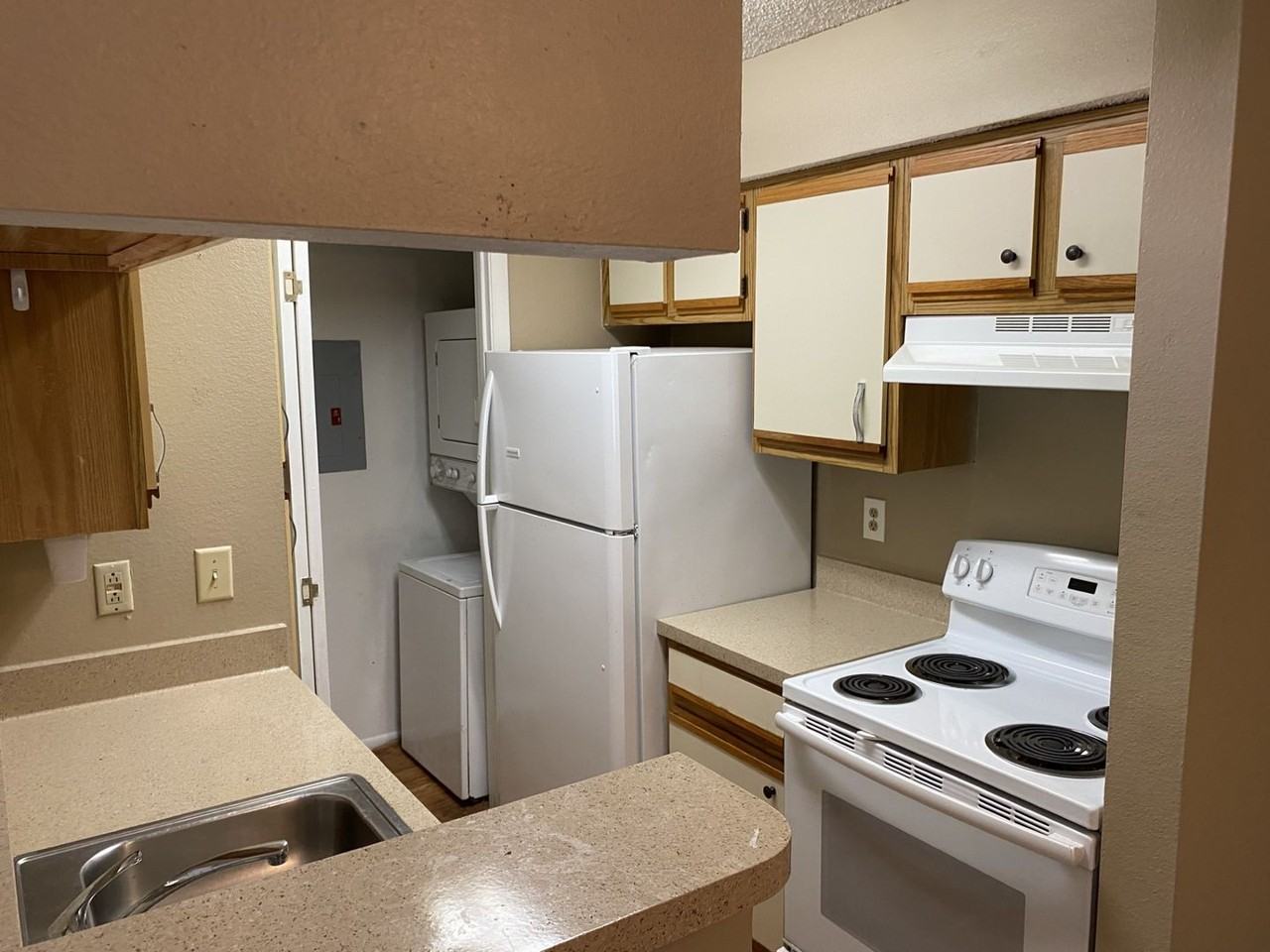 232 Afton Sq #204 - Photo 5 of 11
