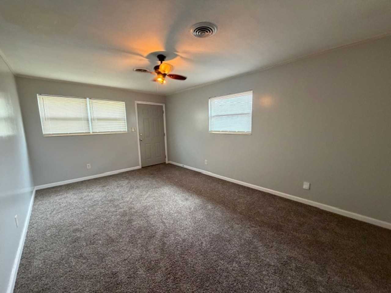 107 Jackson St Nw - Photo 4 of 11