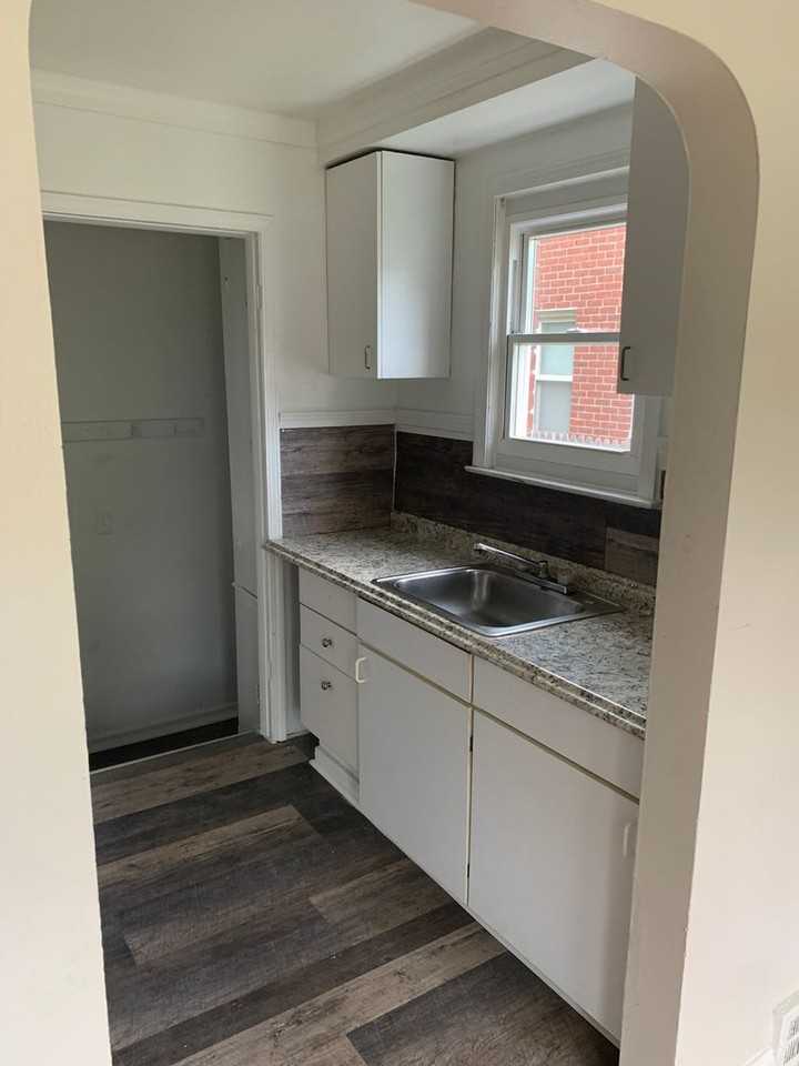 19321 Prevost St - Photo 3 of 12