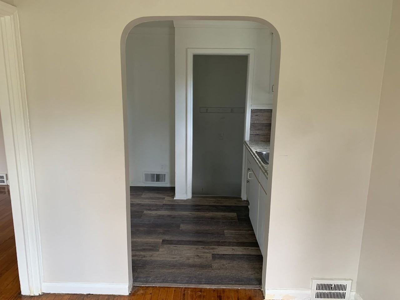 19321 Prevost St - Photo 5 of 12