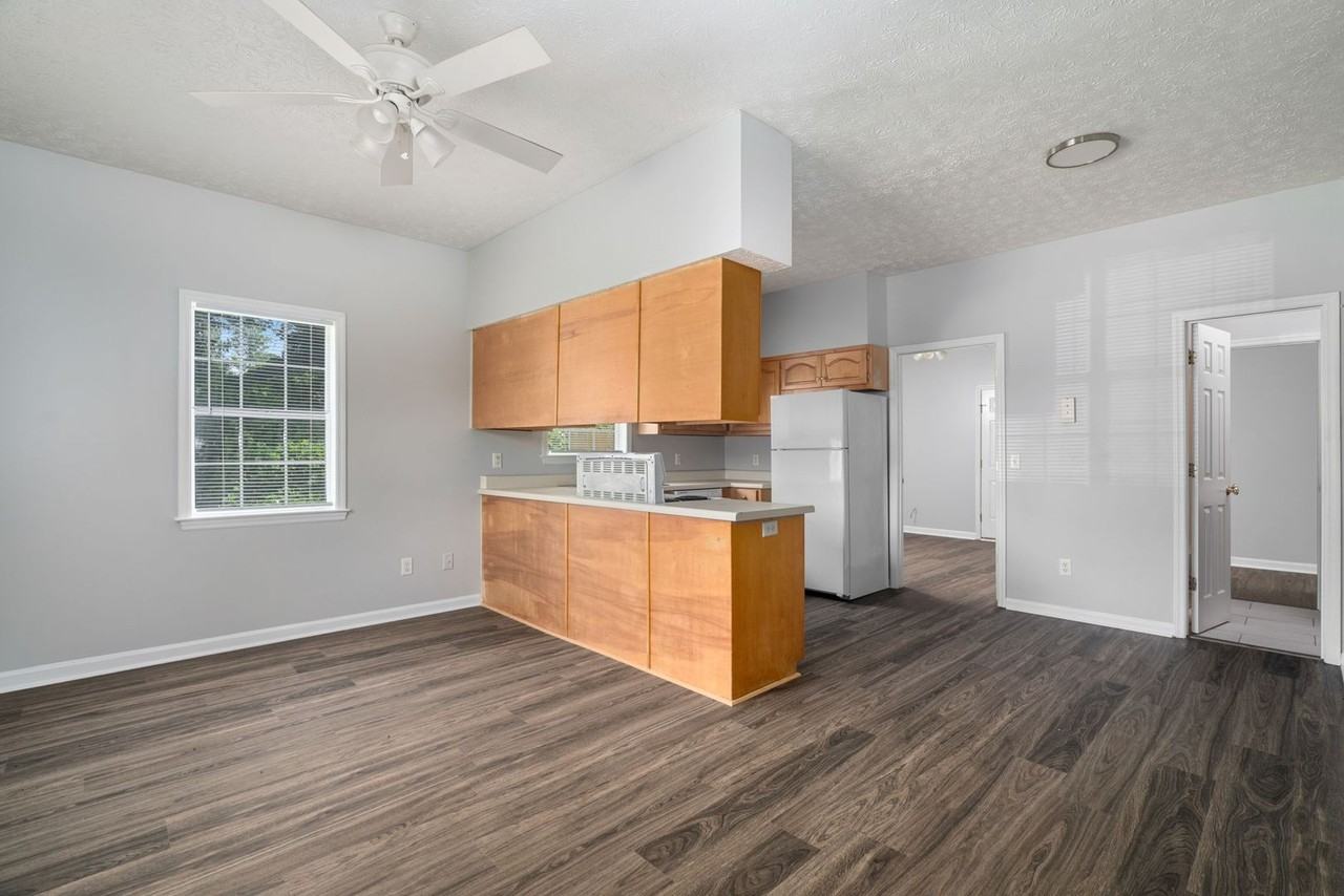 1296 Ty Ct - Photo 3 of 13