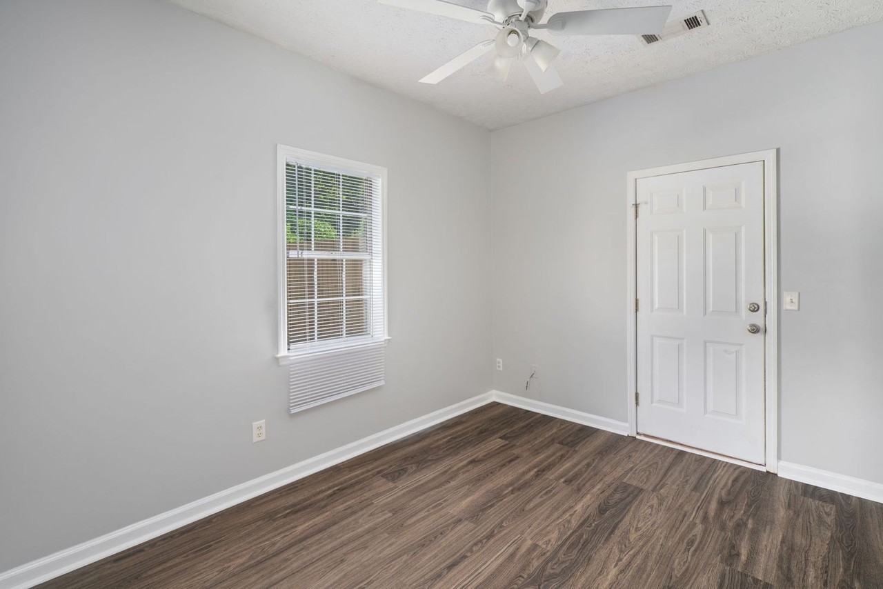 1296 Ty Ct - Photo 7 of 13