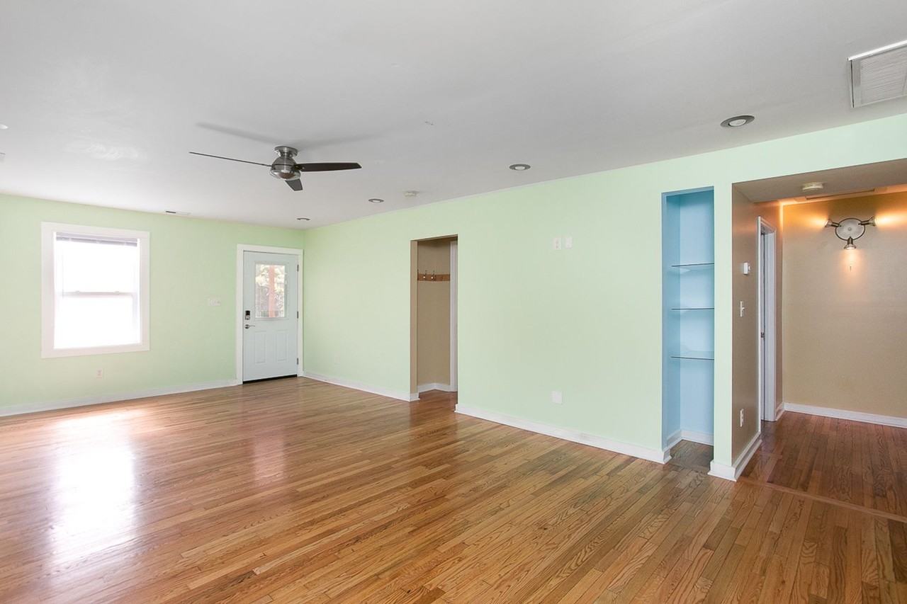 808 Kent St - Photo 4 of 27