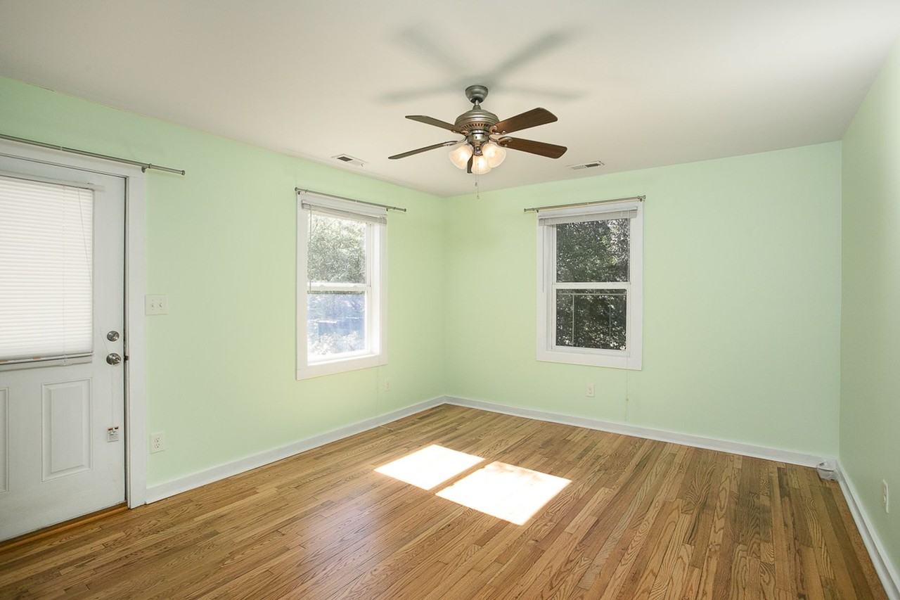 808 Kent St - Photo 5 of 27