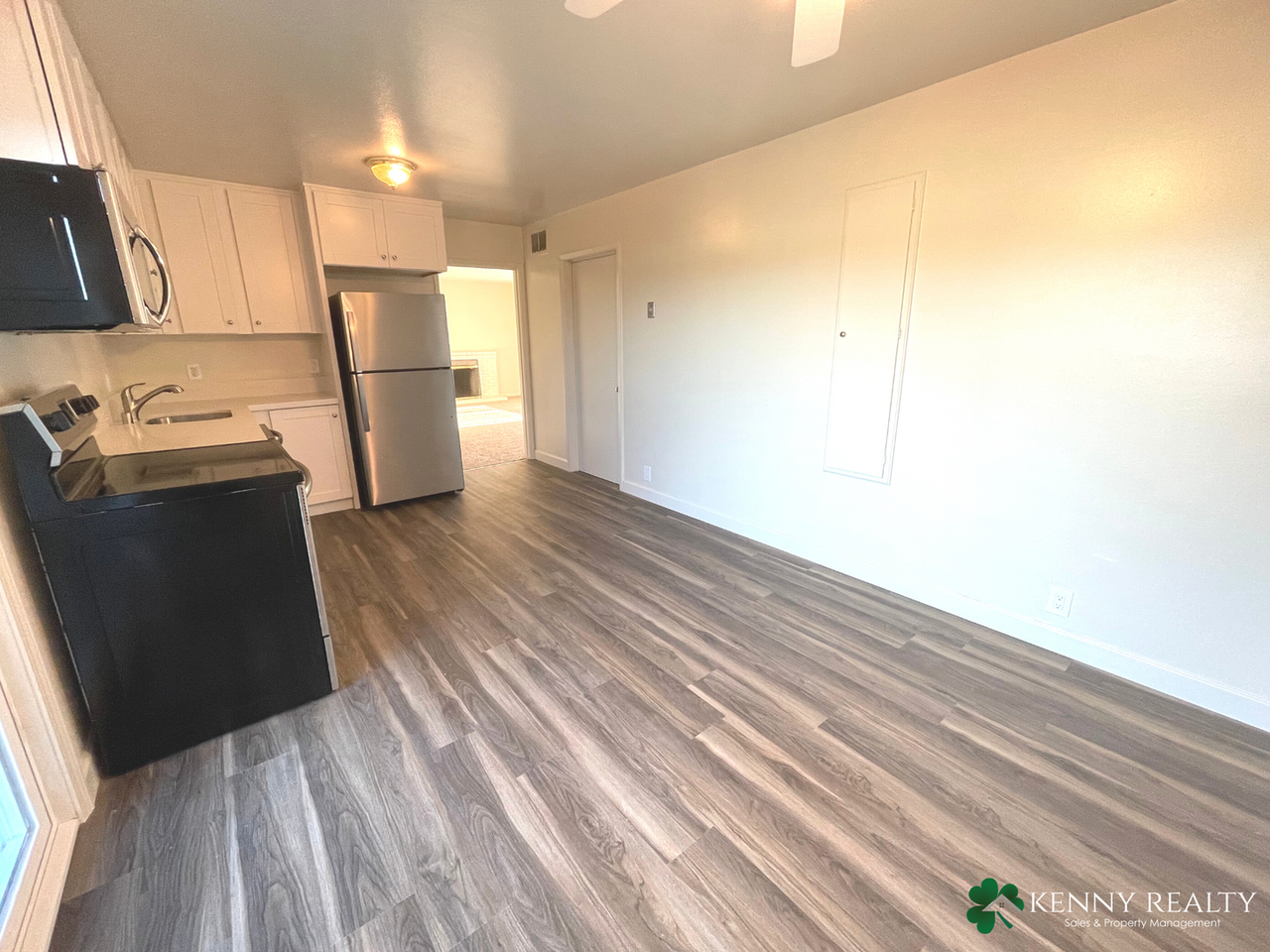 437 Gardenside Ave - Photo 7 of 20