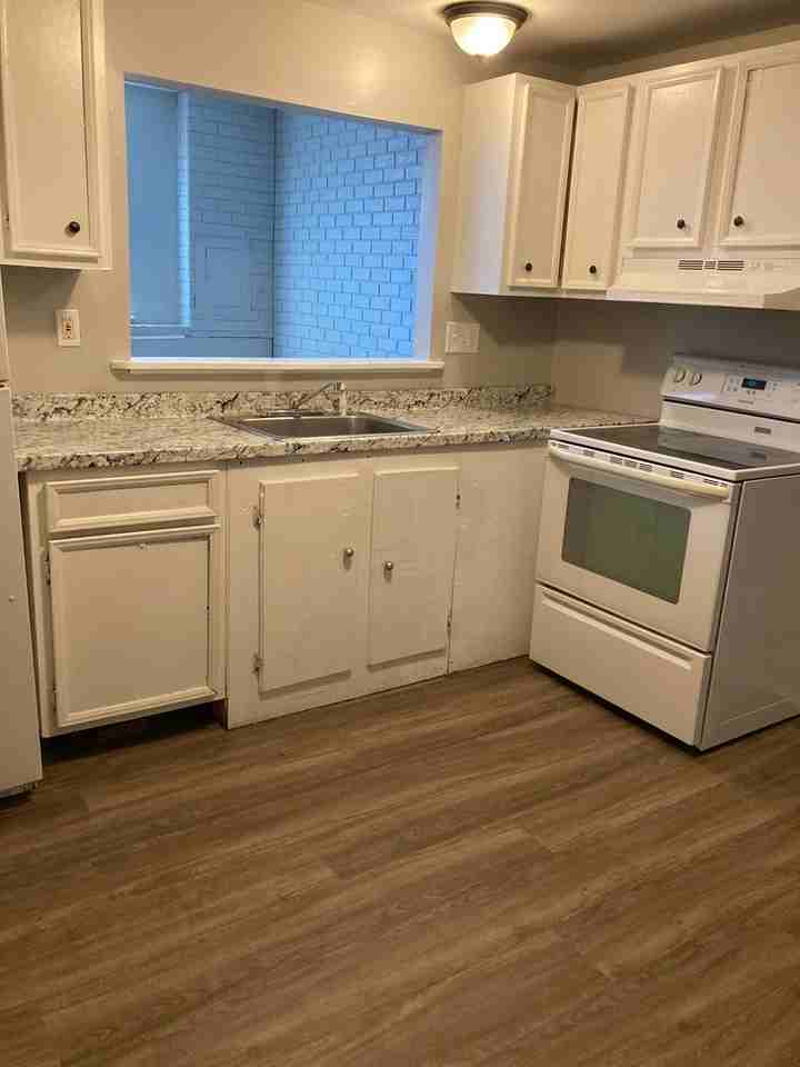 980 Topview Dr - Photo 5 of 18